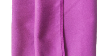 Ręcznik szybkoschnący z mikrofibry 210 g/m2 50x85 bakłażanowy, na siłownię, basen, plażę